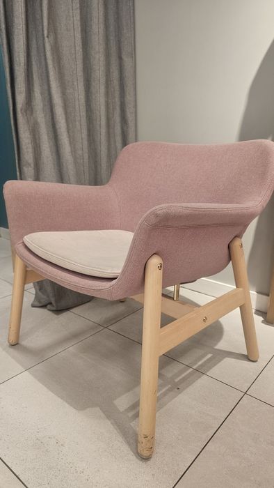 Кресло ikea б/у , цвет розовый