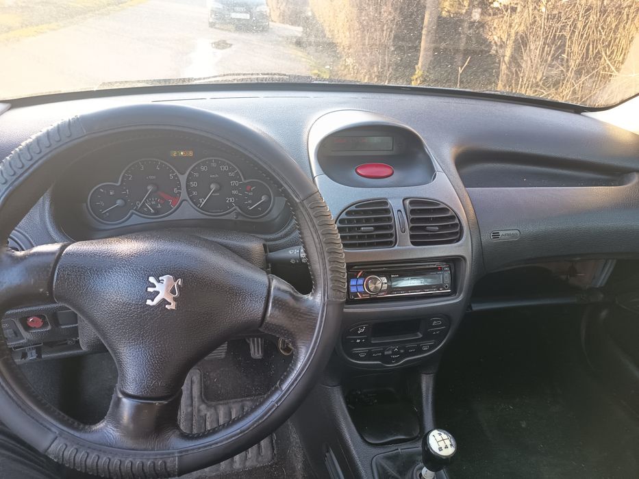 Vând Peugeot 206