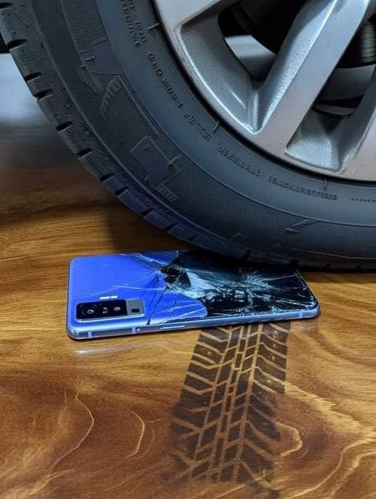 Vivo X50 на запчасти.Наехала машина.