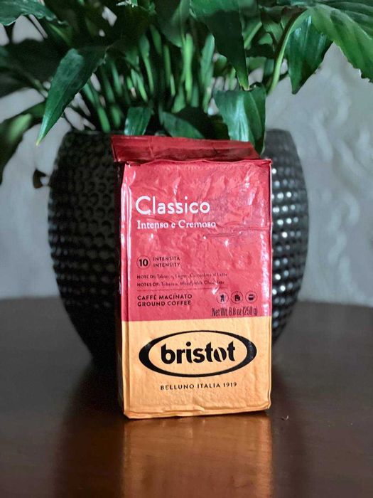 Кофе созданный из первоклассной арабики, упаковано в Италии