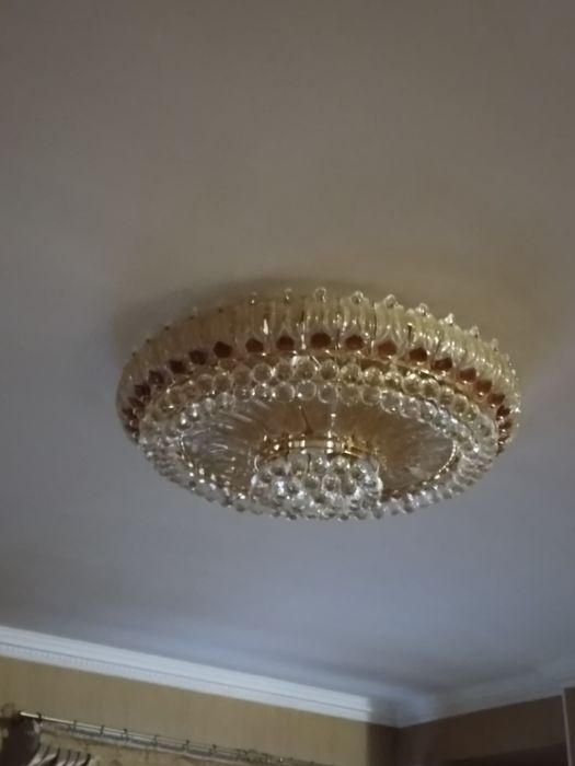 Люстры и бра разные