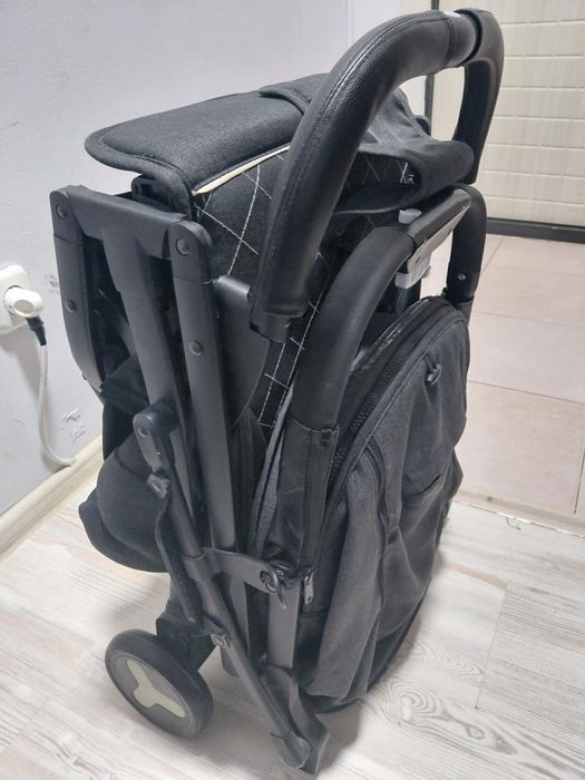 Десткая коляска.