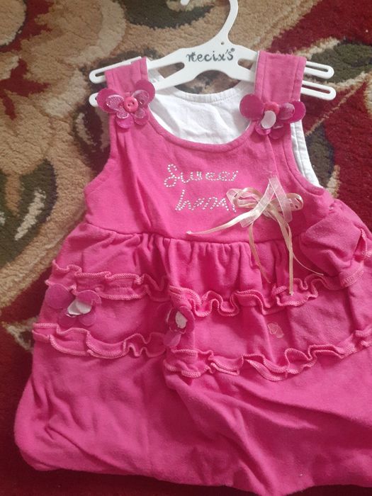 Продам платья до года