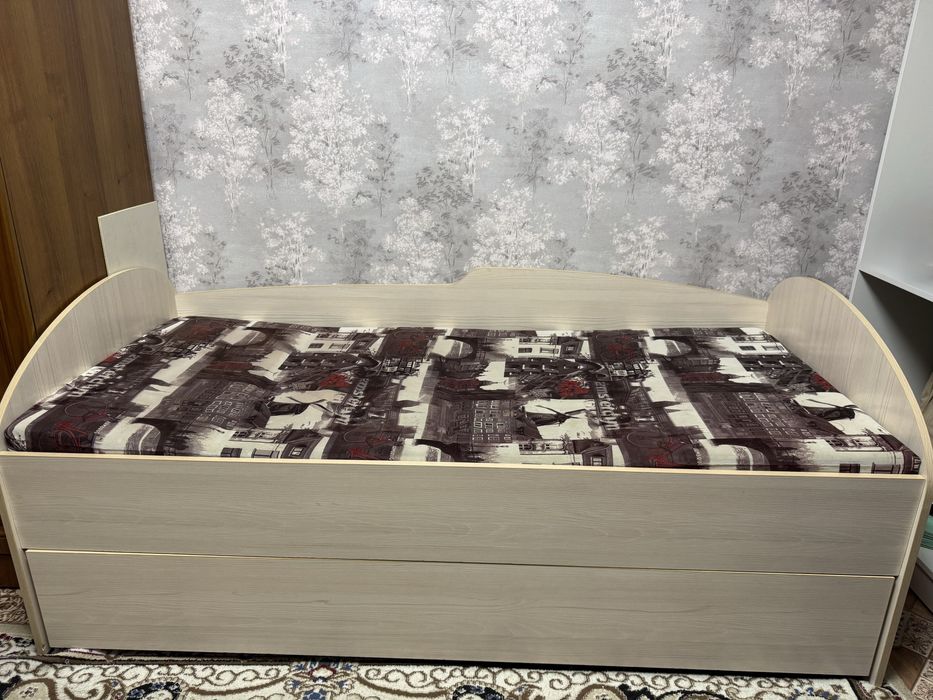 двухъярусная кровать