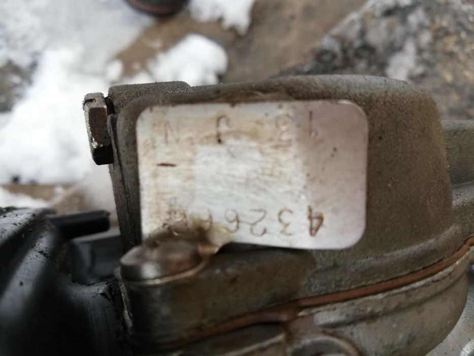 Карборатори извънбордов двигател  JOHNSON