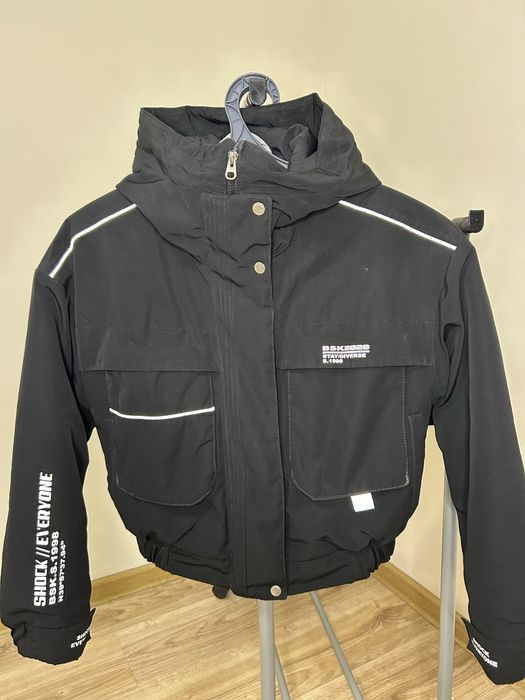 Продается куртка Bershka ( размер S)