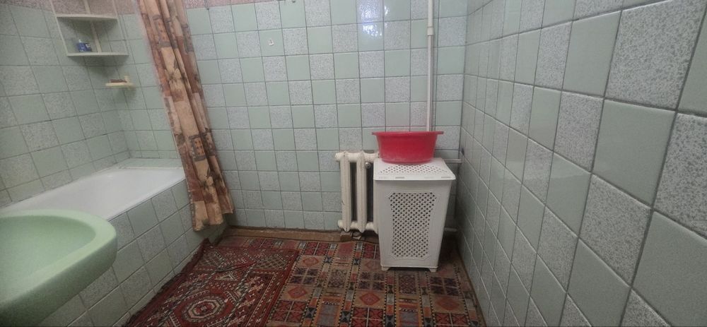 Ijaraga katta 3 xona kvartira beriladi,oriet:Крытый,Мажмуа