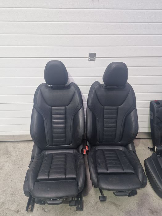 Scaune interior piele neagra recaro sport cu incalzire  bmw g26