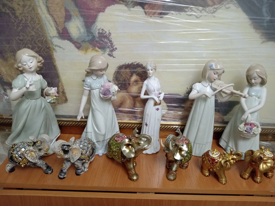 Форфоровые статуэтки