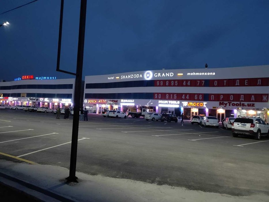 Продается магазин в строительном торговом центре ERKIN SAVDO MAJMUASI