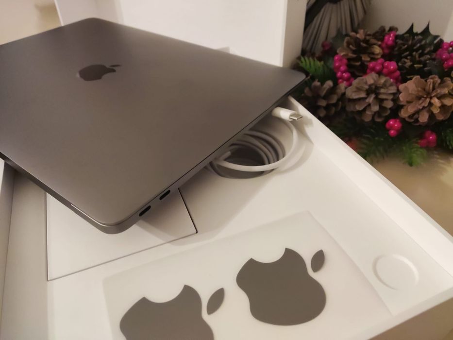 Macbook AIR 13 inch 256 gb SSD - M1 CHIP