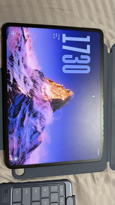 Vând tableta ONE PLUS pad3