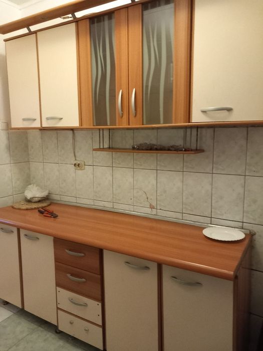 Închiriez garsoniera mobilata utilata zona tractoru