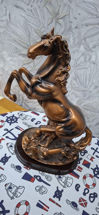 Сувенир лошадь. Для вашего рабочего стола.