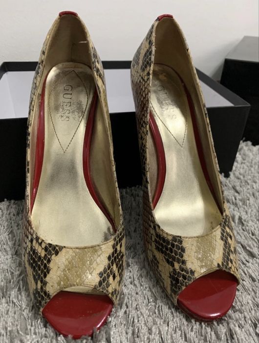Pantofi piele Guess !