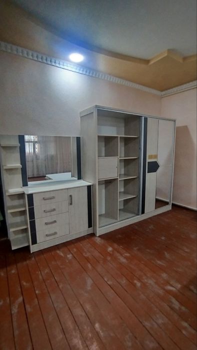 Spalniy garnitur sotiladi