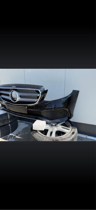 Предна броня E-class W213