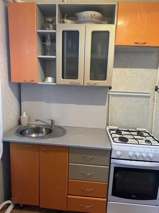 Кухонный гарнитур в хорошем состоянии.