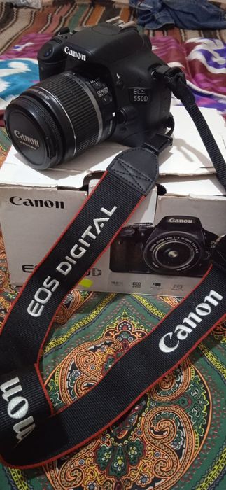 Canon EOS 550D yangi holatda ishlatilmagan tulip komplikt