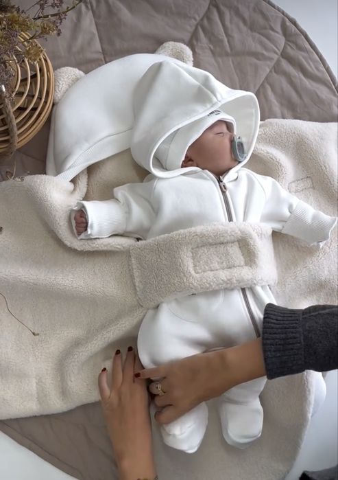 Конверт на выписку, одежда для новорожденных