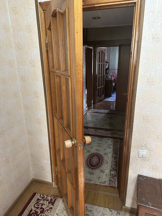 8 та эшик сотилади.400 минг сўмдан бошланади.