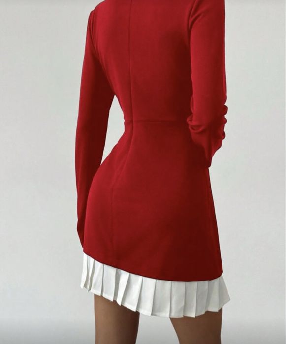 Дамска елегантна рокля в червено