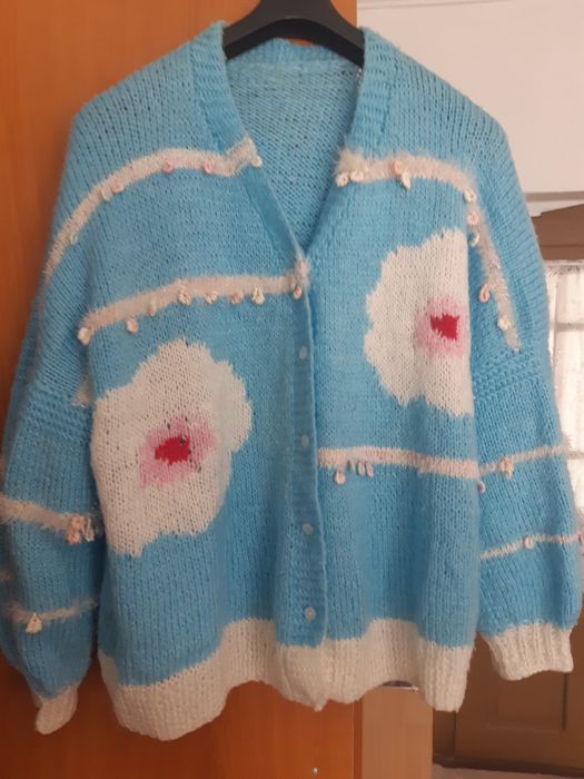 Vand 3 pulovere confectionate manual