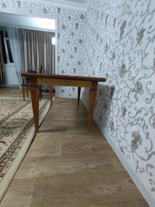 Продам обеденный стол