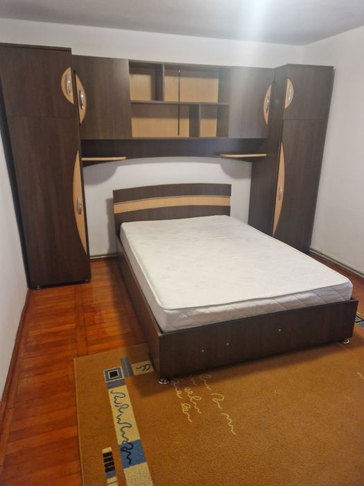 Inchiriez apartament