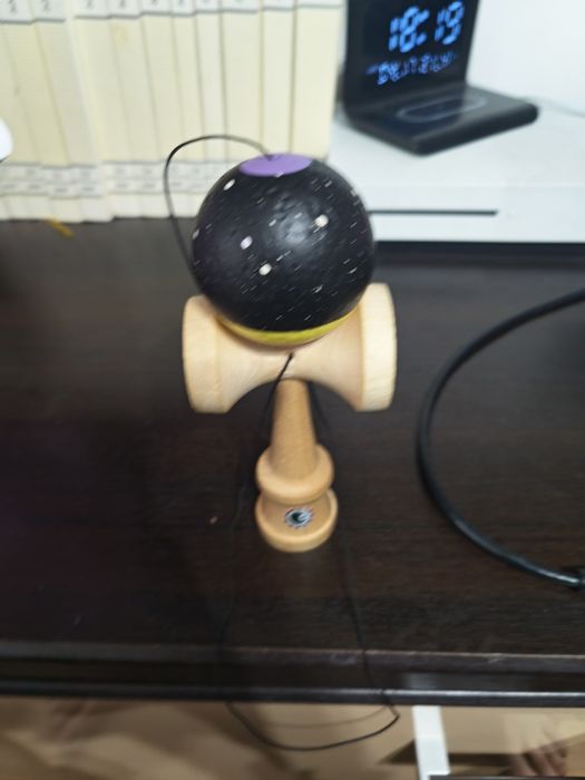 Vând kendama revo semnată de Cojocaru