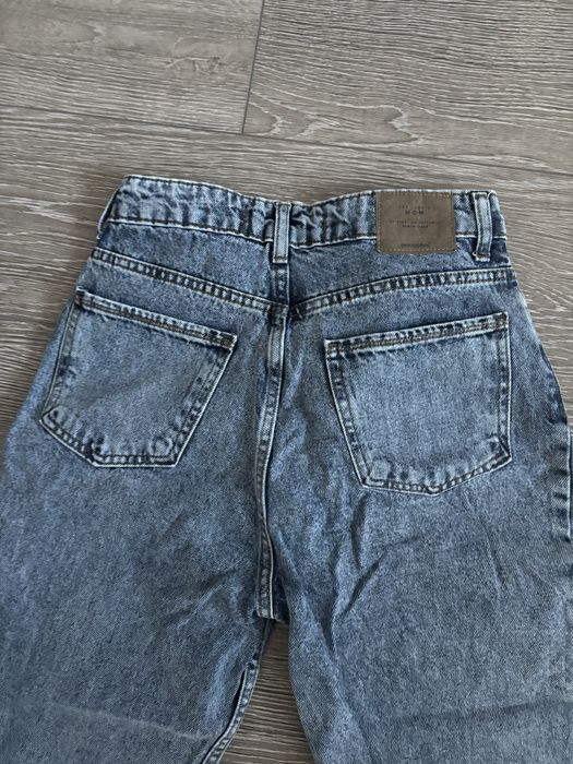 Дънки с камъни Mom Fit