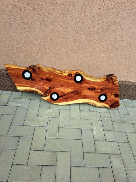 Lustre rustice din lemn masiv