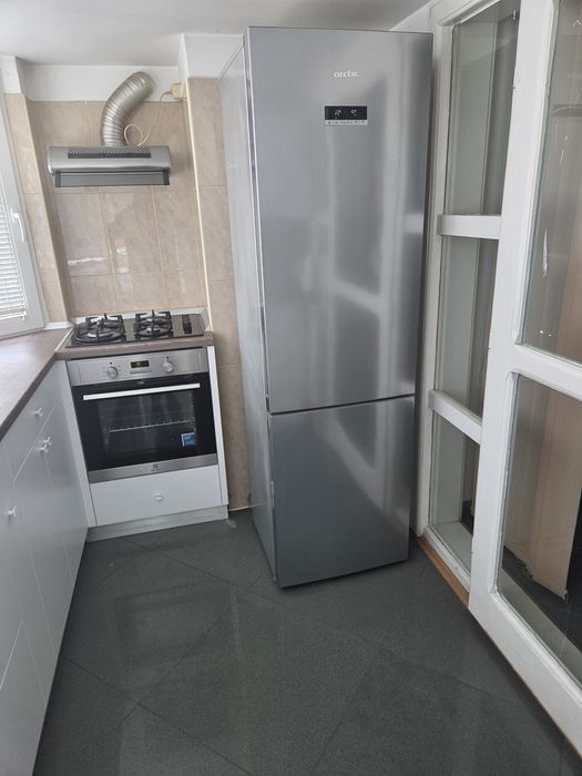 Proprietar închiriez apartament cu 2camere decomandate