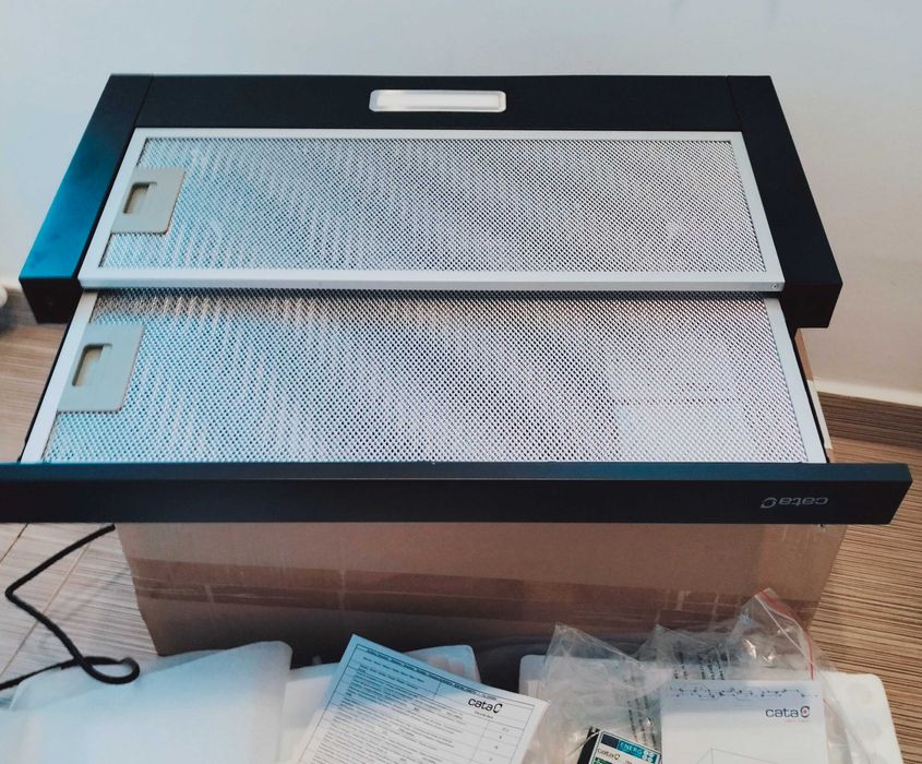 Hota nouă telescopică incorporabila cu filtru de aluminiu pentru mobila de bucătărie ideală la aragaz, cuptor, plită
