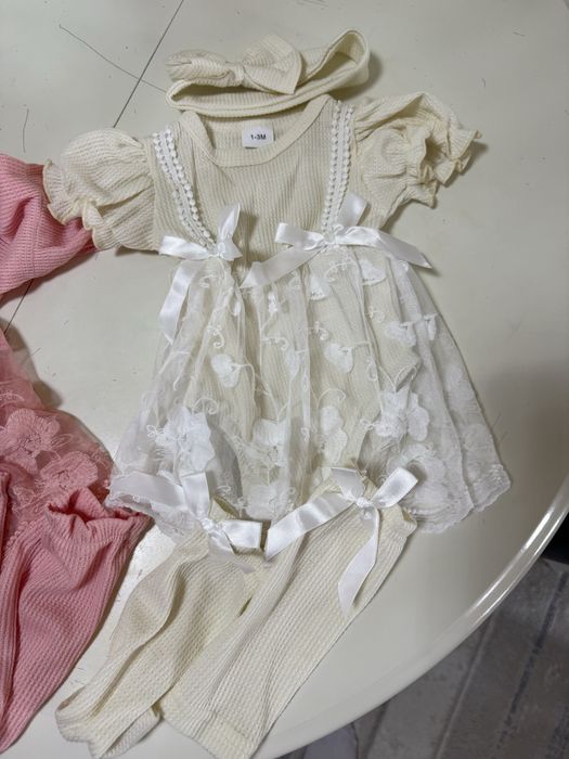 Продам детские платья для новорожденных