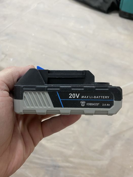 Продам аккумуляторы Deko 2шт.