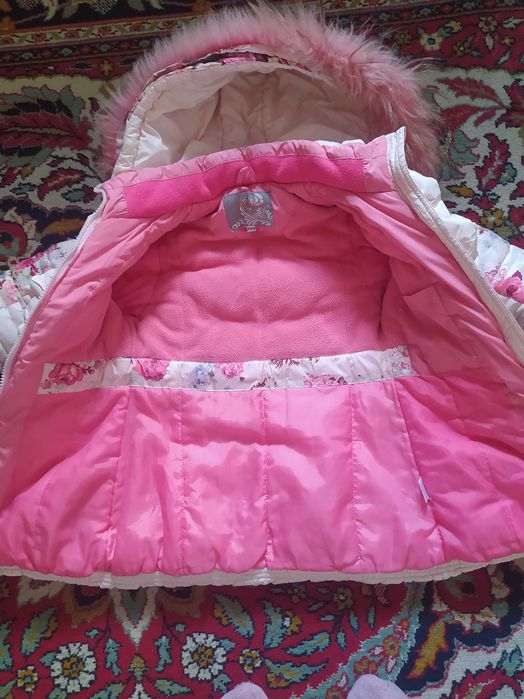 Kurtka teplaya 104 sm na 4 goda