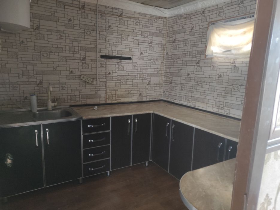 Yangibozor tumani gurlan yolida joylashgan noturar bino sotiladi