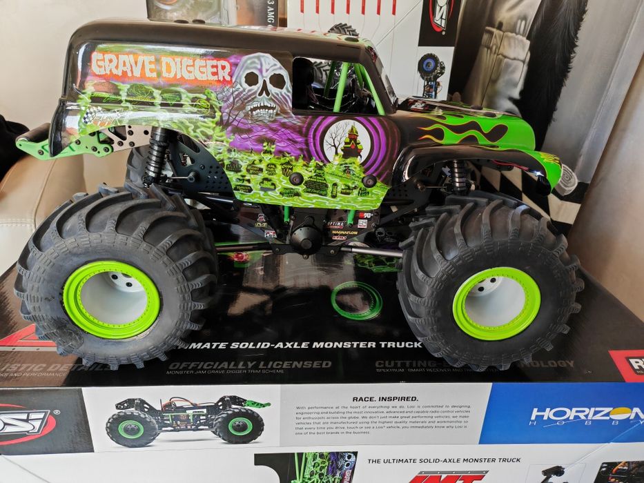 Automodel RC Losi 1/8 LMT Grave Digger 4x4 Brushless