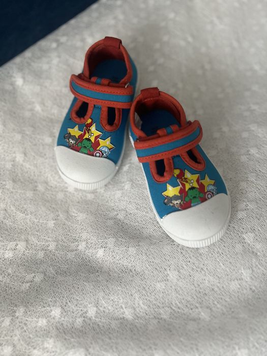 Продается детская обувь одного размера 22,всего 4 пары