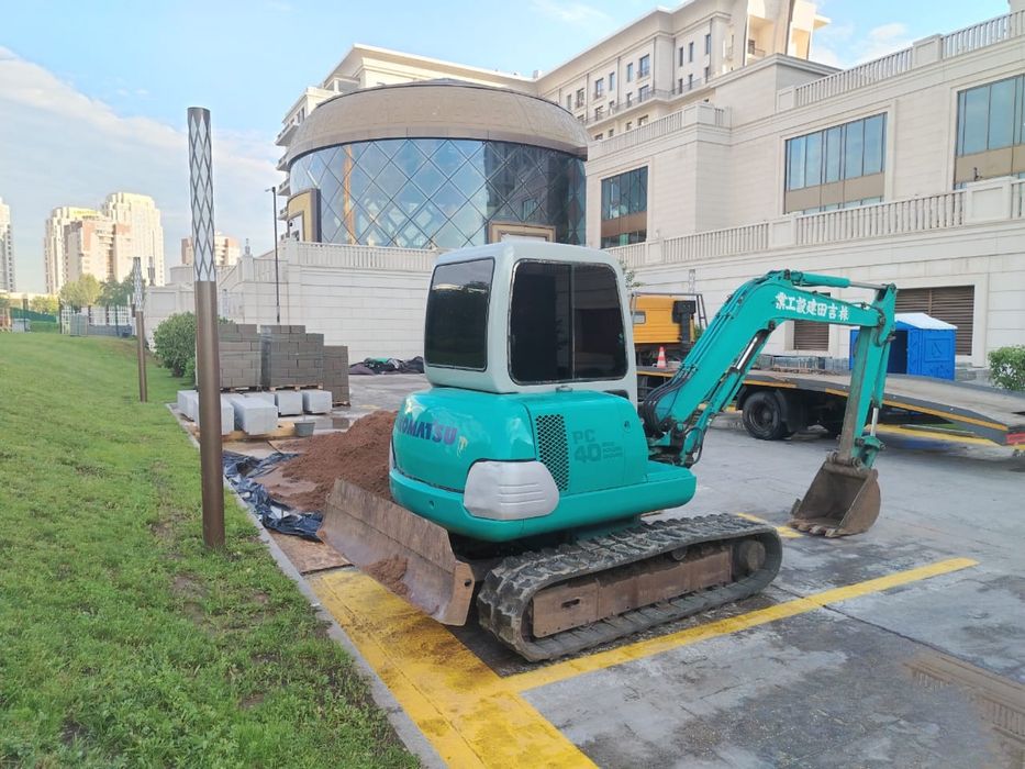 Услуги мини эксковатора ( блоха )