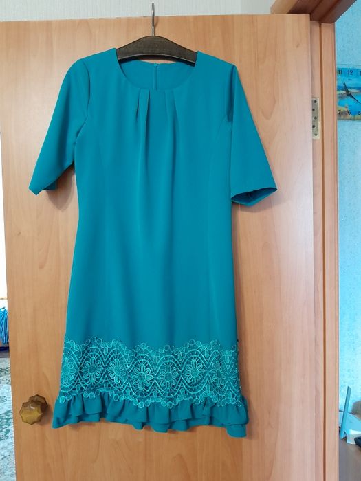 Продам женские платье недорого