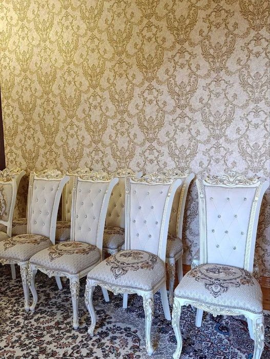 Zamonaviy klassik dizayndagi stullar