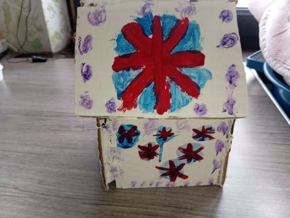 Подделка домик из картона