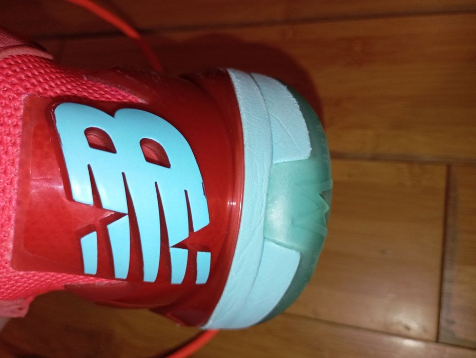 Баскетболни обувки new balance kawhi "Energy red"