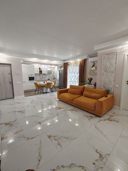 Vand apartament 3 camere mp in zona vivo