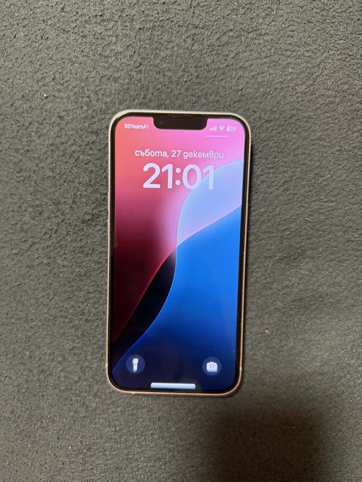Телефон IPhone 13