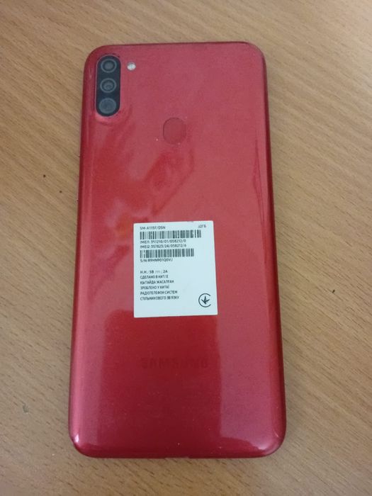 Продаю смартфон Samsung A11 (32 Гб)