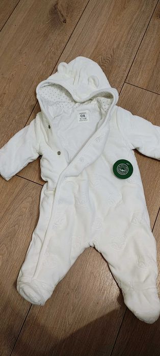 Бебешки космонавт чисто нов