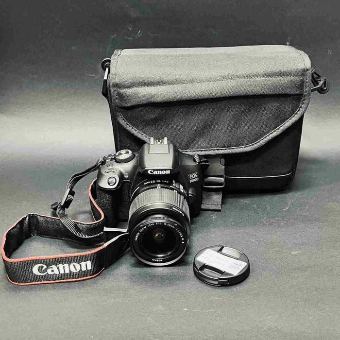 Фотоапарат CANON - EOS 2000D